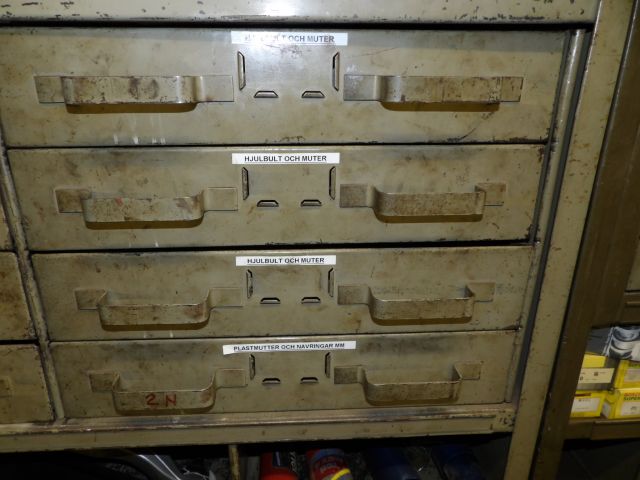 413235-12 Lots of carparts for Volkswagen etc.