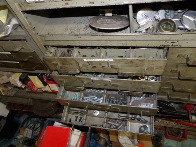 413235-13 Lots of carparts for Volkswagen etc.