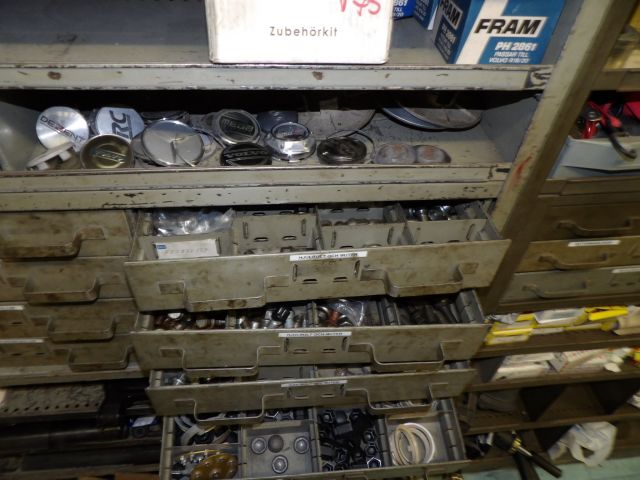 413235-14 Lots of carparts for Volkswagen etc.