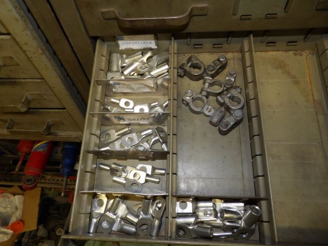 413235-21 Lots of carparts for Volkswagen etc.