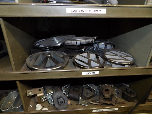 413235-24 Lots of carparts for Volkswagen etc.