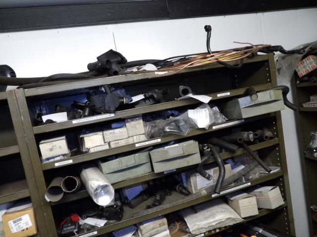 413235-31 Lots of carparts for Volkswagen etc.