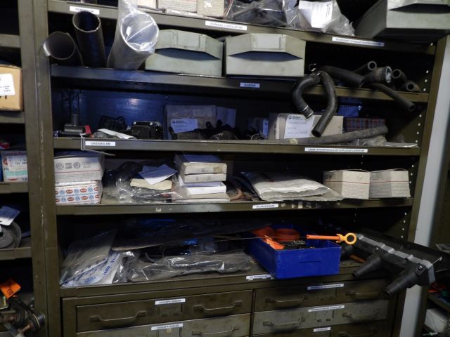 413235-32 Lots of carparts for Volkswagen etc.