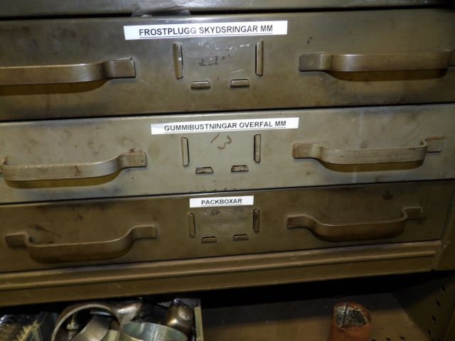 413235-37 Lots of carparts for Volkswagen etc.