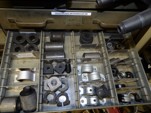 413235-39 Lots of carparts for Volkswagen etc.