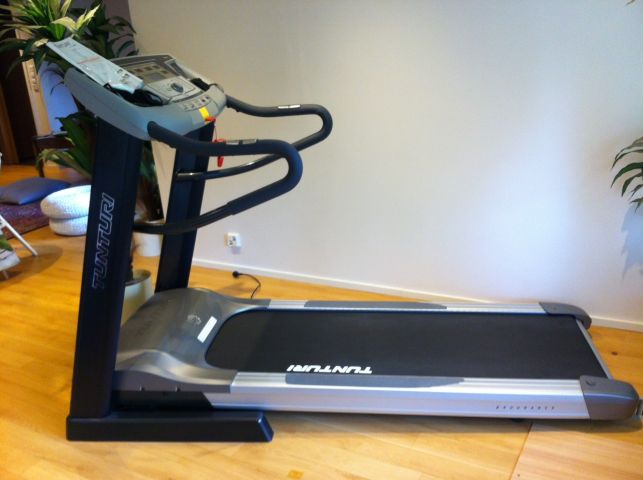 416868-1 Tunturi T70 Treadmill