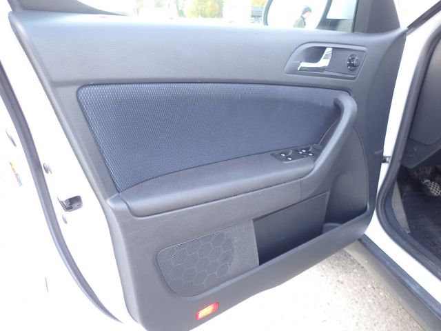 399867-40 Skoda Yeti 4x4 -12 Reg No: EGL 530