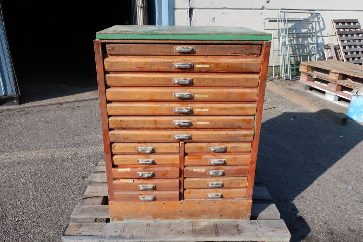 414956-1 Pharmacist cupboard