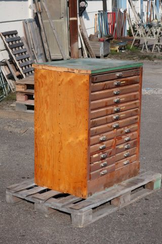 414956-5 Pharmacist cupboard