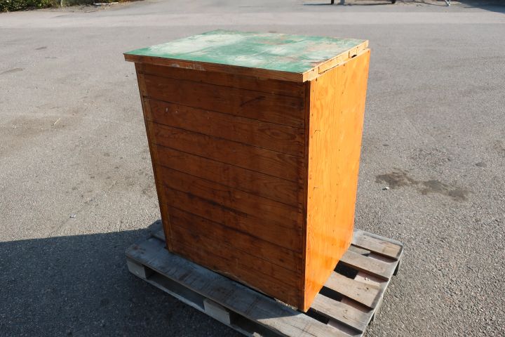 414956-6 Pharmacist cupboard