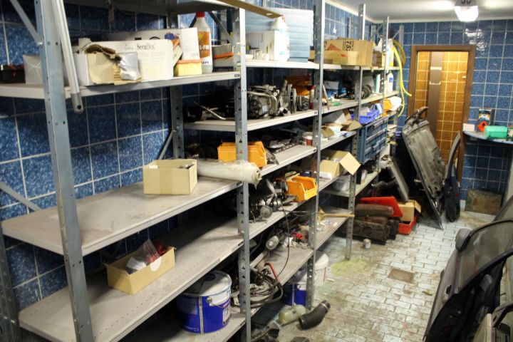 392950-2 Lagerhyllor 5 sektioner med innehåll (bildelar)