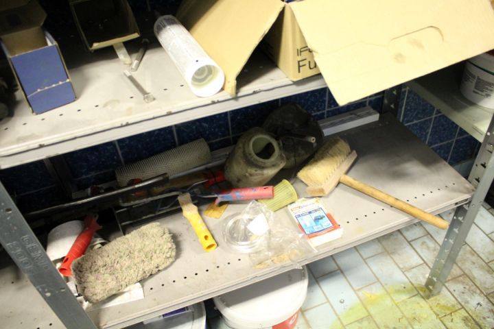 392950-10 Lagerhyllor 5 sektioner med innehåll (bildelar)