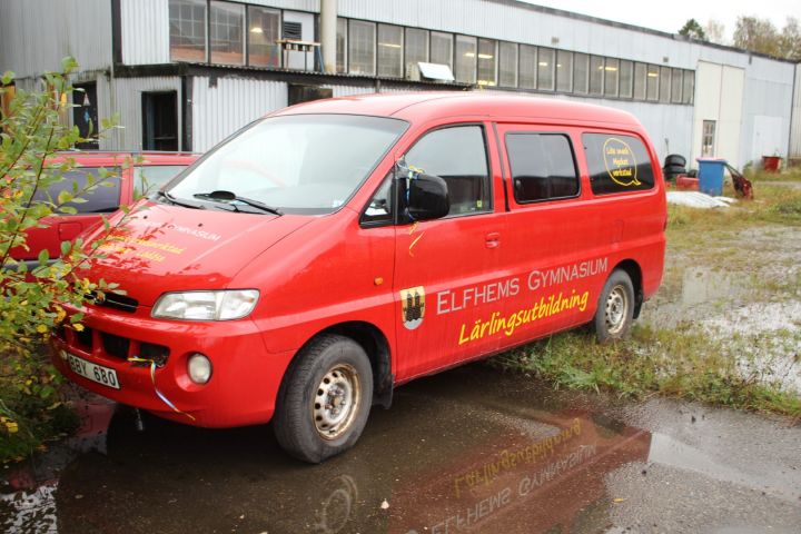 392956-1 Hyundai H-1 2,4 9-sits -1998 (112hk, 16715mil)