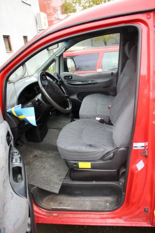 392956-5 Hyundai H-1 2,4 9-sits -1998 (112hk, 16715mil)