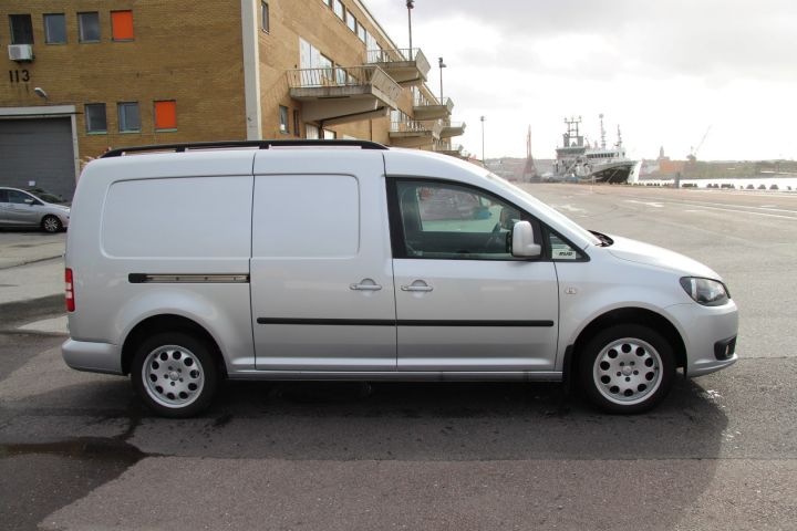 423989-4 VW Caddy 1.6 TDI Maxi skåp DSG Automat (102hk, 17435mil) (rep.objekt)