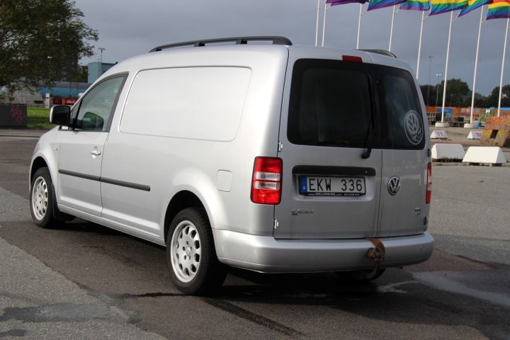 423989-7 VW Caddy 1.6 TDI Maxi skåp DSG Automat (102hk, 17435mil) (rep.objekt)