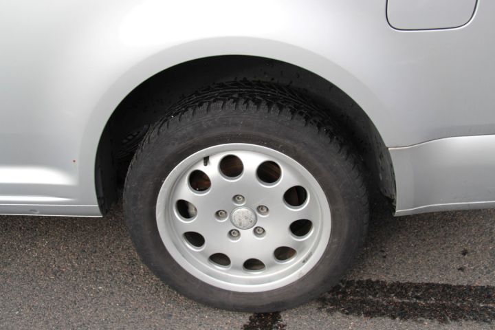 423989-8 VW Caddy 1.6 TDI Maxi skåp DSG Automat (102hk, 17435mil) (rep.objekt)