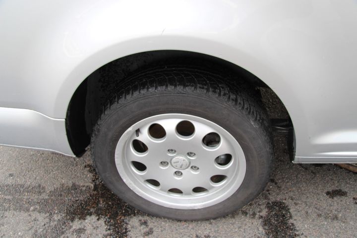 423989-13 VW Caddy 1.6 TDI Maxi skåp DSG Automat (102hk, 17435mil) (rep.objekt)