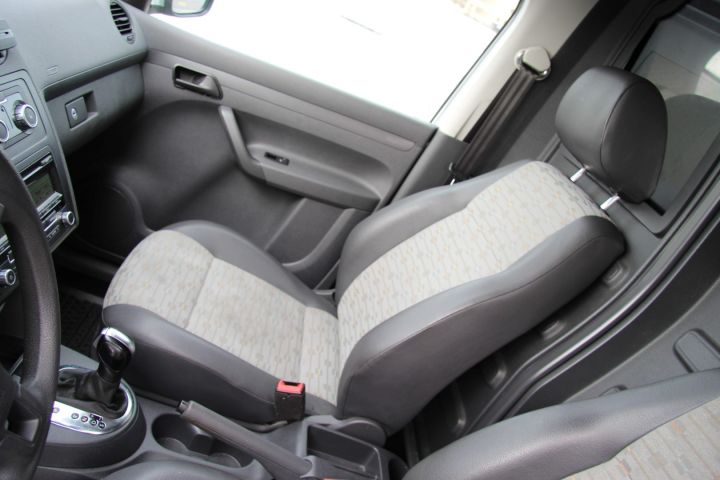 423989-21 VW Caddy 1.6 TDI Maxi skåp DSG Automat (102hk, 17435mil) (rep.objekt)