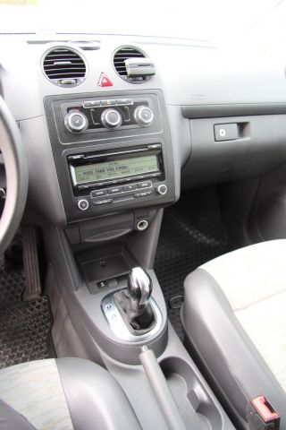 423989-23 VW Caddy 1.6 TDI Maxi skåp DSG Automat (102hk, 17435mil) (rep.objekt)