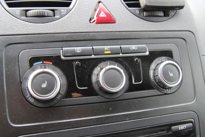 423989-24 VW Caddy 1.6 TDI Maxi skåp DSG Automat (102hk, 17435mil) (rep.objekt)