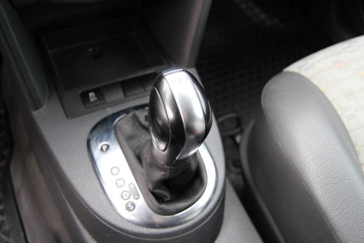 423989-25 VW Caddy 1.6 TDI Maxi skåp DSG Automat (102hk, 17435mil) (rep.objekt)