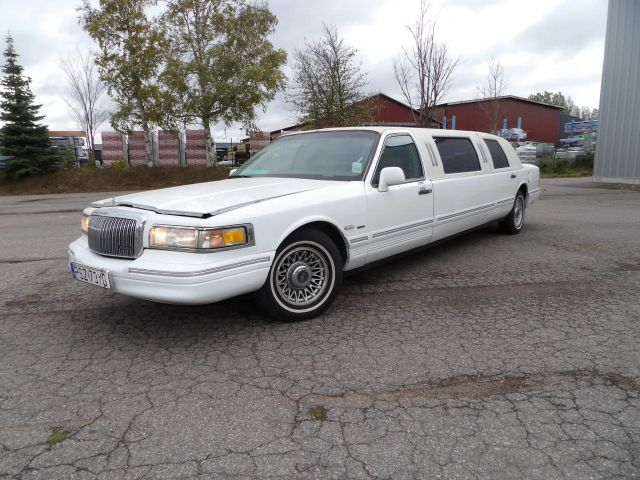 413310-1 Lincoln Town Car 4.6 Limousine -97 (Polski-reg)