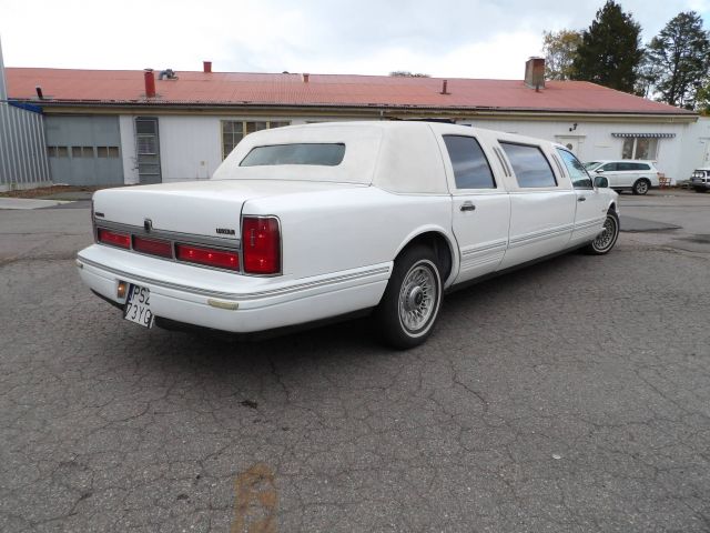 413310-3 Lincoln Town Car 4.6 Limousine -97 (Polski-reg)