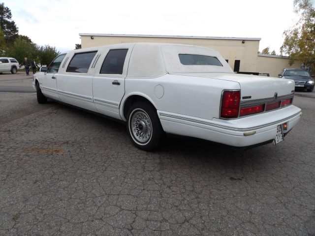 413310-5 Lincoln Town Car 4.6 Limousine -97 (Polski-reg)