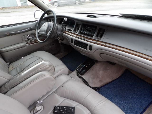 413310-21 Lincoln Town Car 4.6 Limousine -97 (Polski-reg)