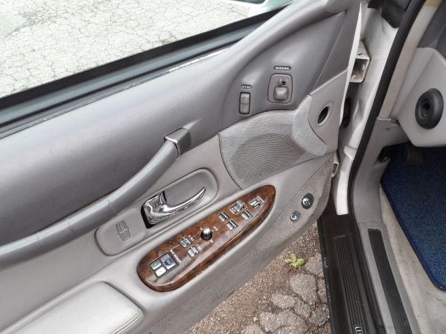 413310-40 Lincoln Town Car 4.6 Limousine -97 (Polski-reg)