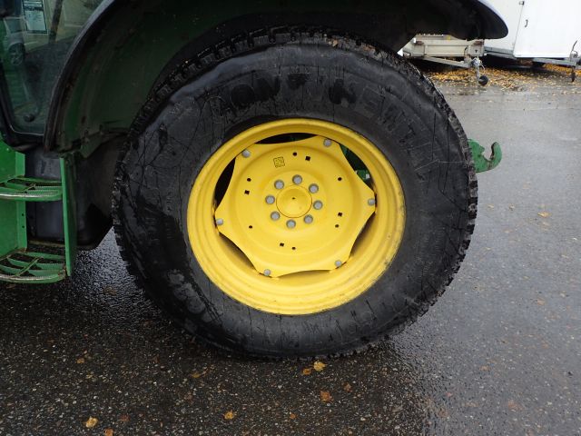402752-11 JOHN DEERE 5620 Reg: UKU058