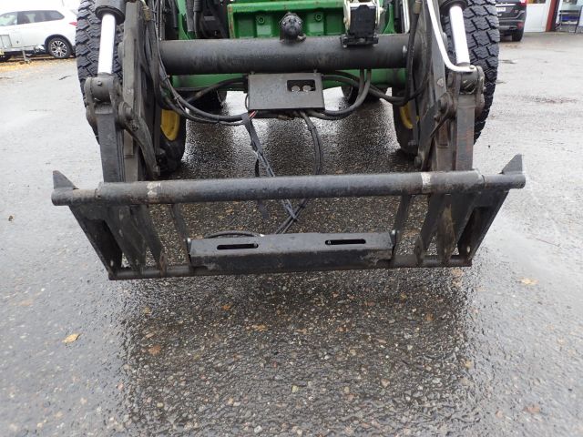 402752-17 JOHN DEERE 5620 Reg: UKU058