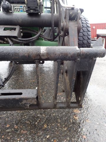 402752-18 JOHN DEERE 5620 Reg: UKU058