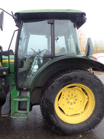 402752-34 JOHN DEERE 5620 Reg: UKU058
