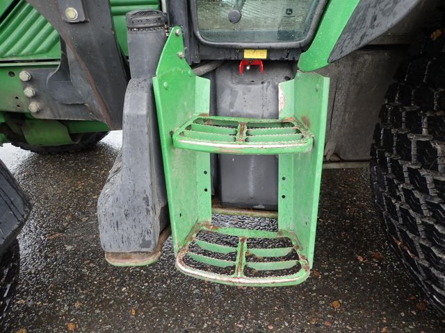 402752-35 JOHN DEERE 5620 Reg: UKU058