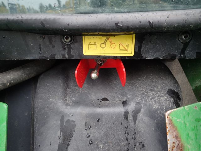 402752-36 JOHN DEERE 5620 Reg: UKU058