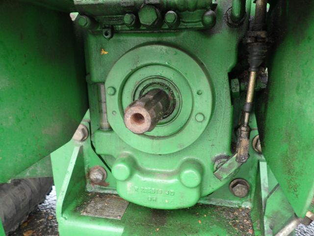 402752-43 JOHN DEERE 5620 Reg: UKU058