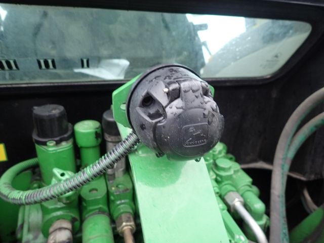 402752-46 JOHN DEERE 5620 Reg: UKU058