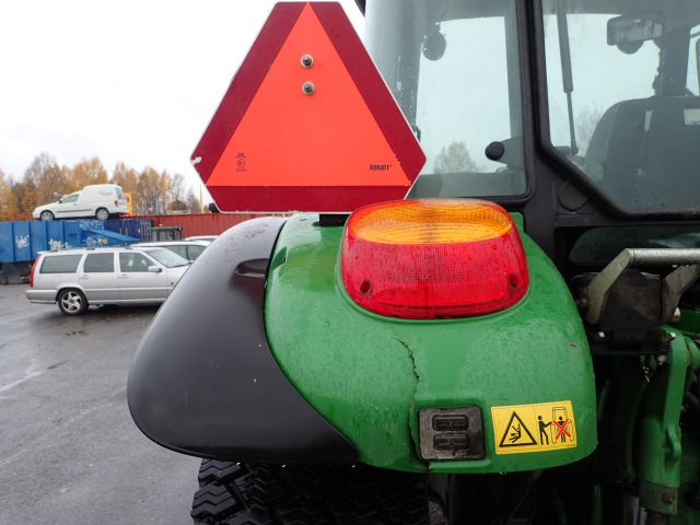 402752-49 JOHN DEERE 5620 Reg: UKU058