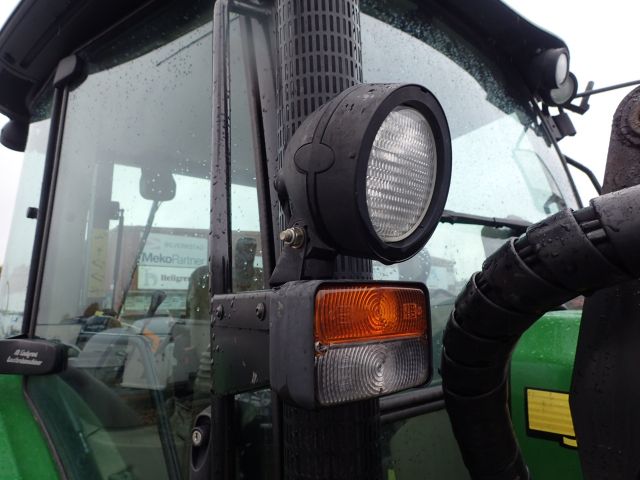 402752-61 JOHN DEERE 5620 Reg: UKU058