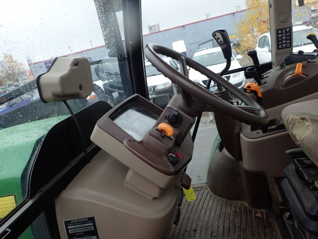 402752-69 JOHN DEERE 5620 Reg: UKU058