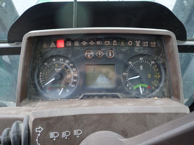 402752-71 JOHN DEERE 5620 Reg: UKU058