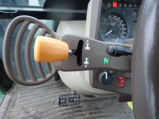 402752-73 JOHN DEERE 5620 Reg: UKU058