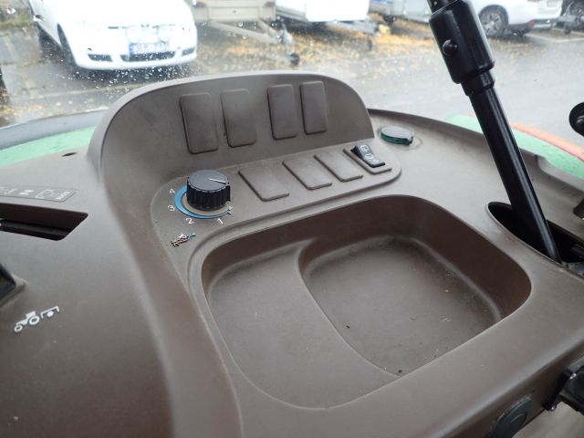 402752-82 JOHN DEERE 5620 Reg: UKU058