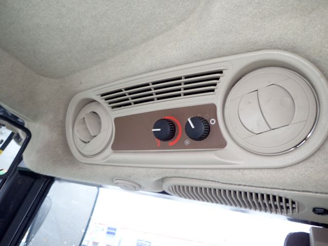 402752-85 JOHN DEERE 5620 Reg: UKU058