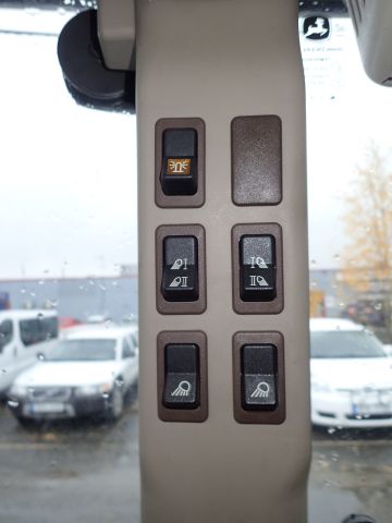 402752-87 JOHN DEERE 5620 Reg: UKU058