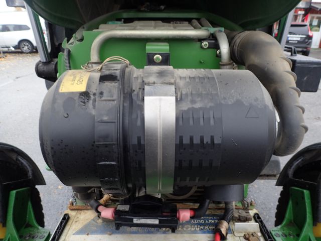 402752-93 JOHN DEERE 5620 Reg: UKU058