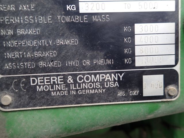 402752-98 JOHN DEERE 5620 Reg: UKU058