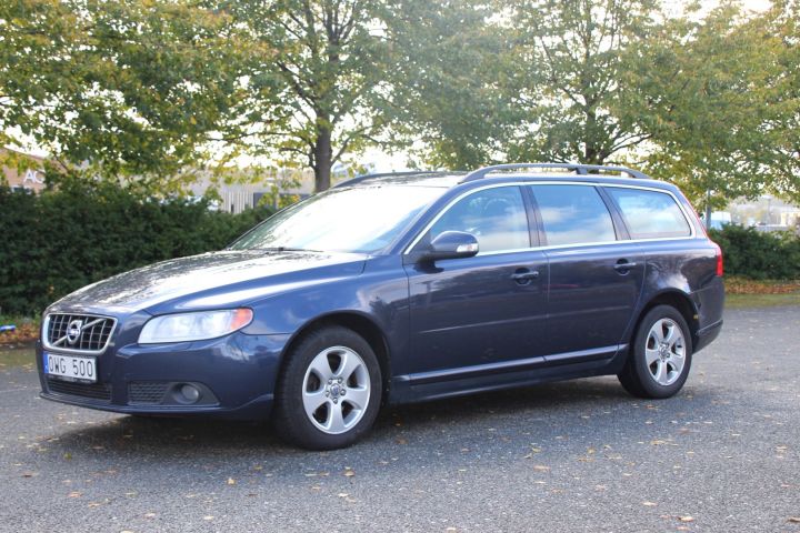 427262-1 Volvo V70 II 2.4D Momentum Automat -2010 (175hk, 27153 mil)